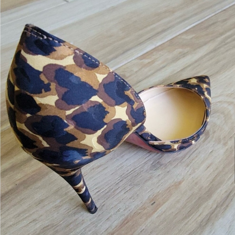 Christian Louboutin Iriza 100 Brown Silk Leopard
Sandal Heels Eur. 35.5 - Picture 9 of 16